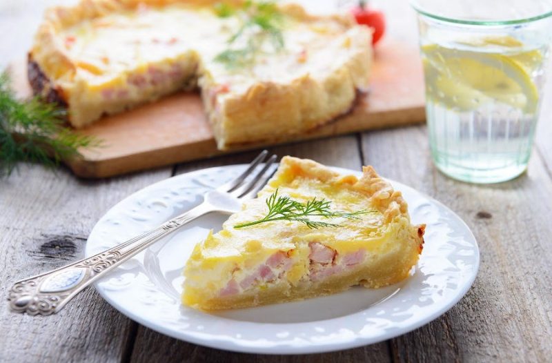 Kaštela - kastelahr.com - Šarena pita s šunkom i salata