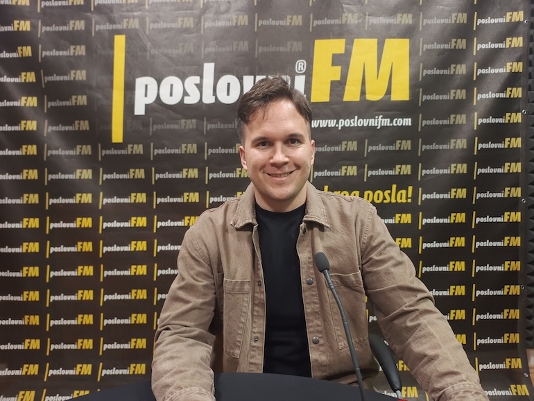 Kaštela - kastelahr.com - Poslovni podcast - Mario Ljubičić: Iz Imotskog stiže robot budućnosti: Rinno nije programiran – on razumije