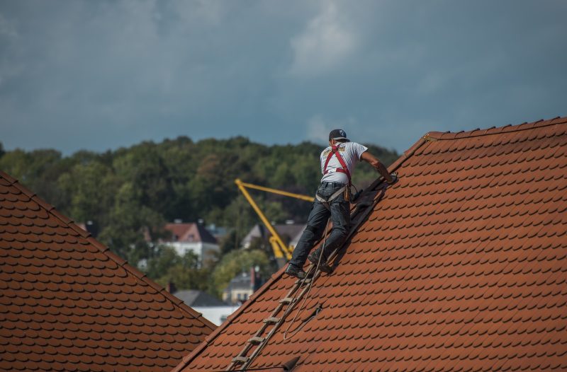 Kaštela - kastelahr.com - SUOČAVANJE S POPRAVKOM ŠTETE NA KROVU KUĆE