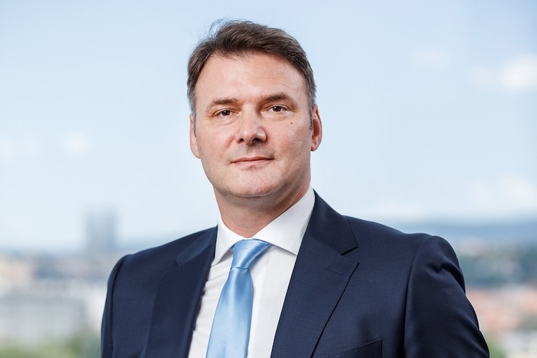 Kaštela - kastelahr.com - GIA  - gospodarska info agencija - Lukas Oliver Pavić novi predsjednik Uprave UNIQA osiguranja Hrvatska